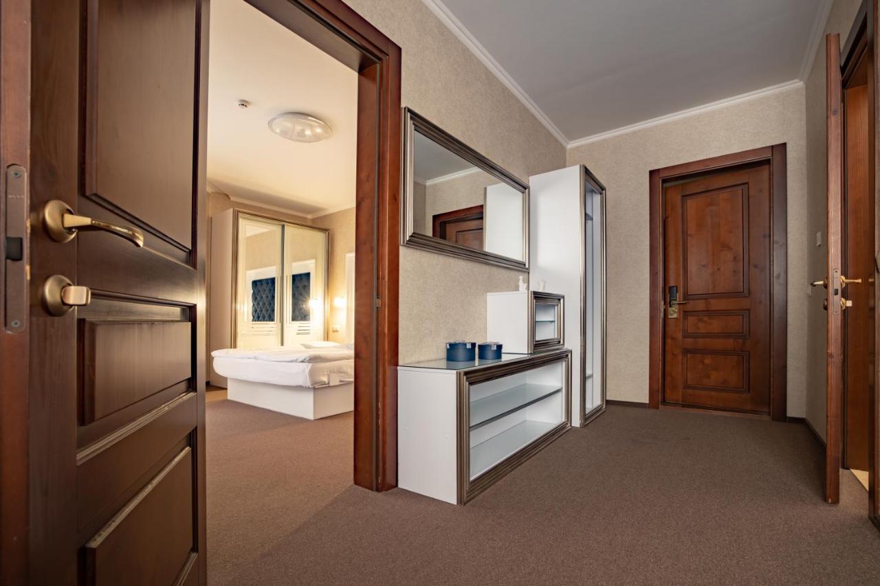 Private Rooms In Hotel Lift 1R Bukovel Eksteriør billede